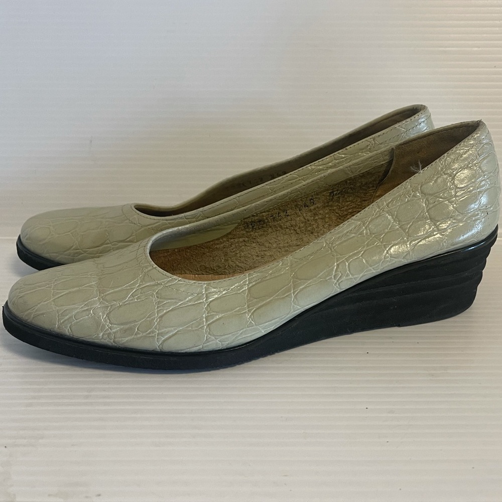 Salvatore ferragamo shoes size 7.5